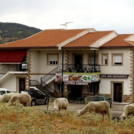 Alojamiento Cr Cuatro Caminos San Pablo de los Montes Eksteriør billede
